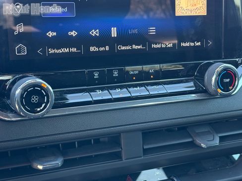 Used 2023 Chevrolet Colorado Trail Boss w/ Technology Package image 22