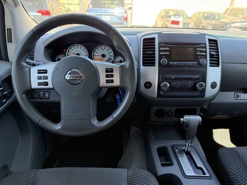 Used 2014 Nissan Frontier Desert Runner image 13