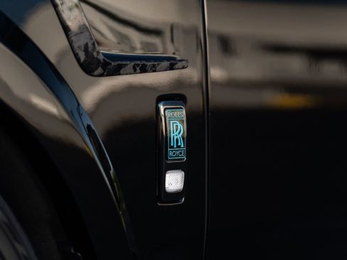 Used 2023 Rolls-Royce Cullinan Black Badge image 5