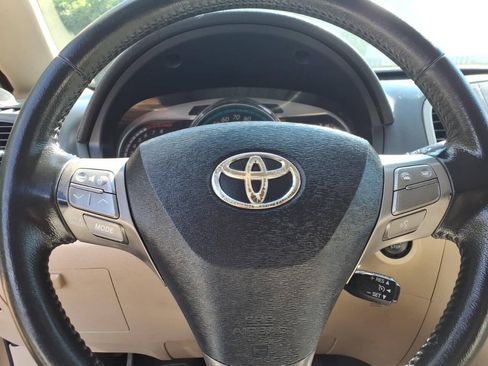 Used 2011 Toyota Venza w/ Premium Pkg #2 FWD image 26