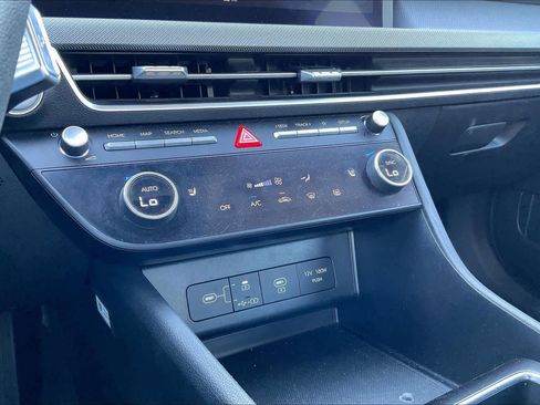 Used 2025 Hyundai Sonata SEL FWD image 32