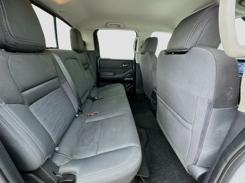 Used 2023 Nissan Frontier SV RWD image 17