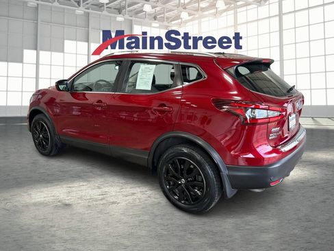Used 2020 Nissan Rogue Sport SV FWD image 3