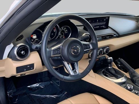 Used 2025 MAZDA MX-5 Miata RF Grand Touring RWD image 18