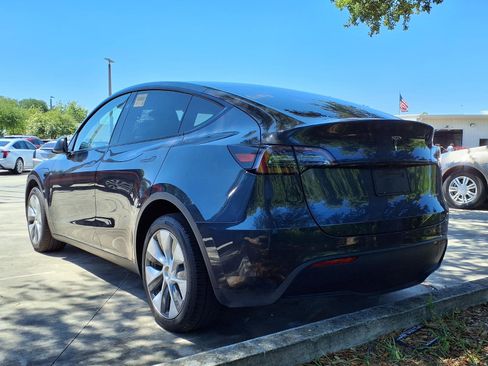Used 2024 Tesla Model Y Long Range AWD/4WD image 7