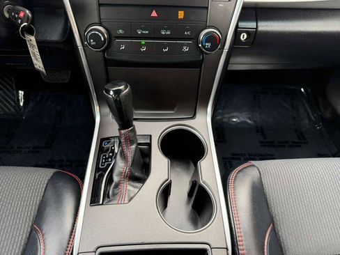 Used 2016 Toyota Camry SE FWD image 16