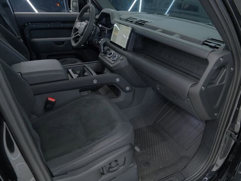 Used 2023 Land Rover Defender 110 V8 image 52