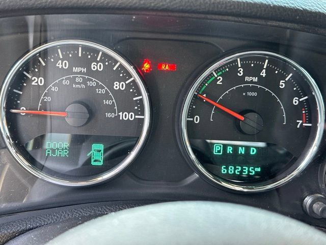 Used 2018 Jeep Wrangler Unlimited Sahara w/ Connectivity Group AWD/4WD image 10