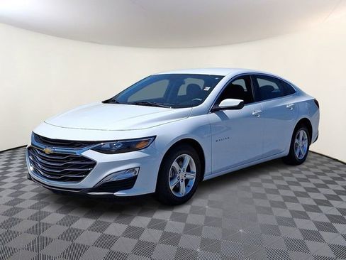 Used 2024 Chevrolet Malibu LS w/ Driver Confidence Package FWD image 3