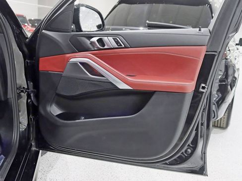 Used 2022 BMW X6 xDrive40i w/ M Sport Package image 33