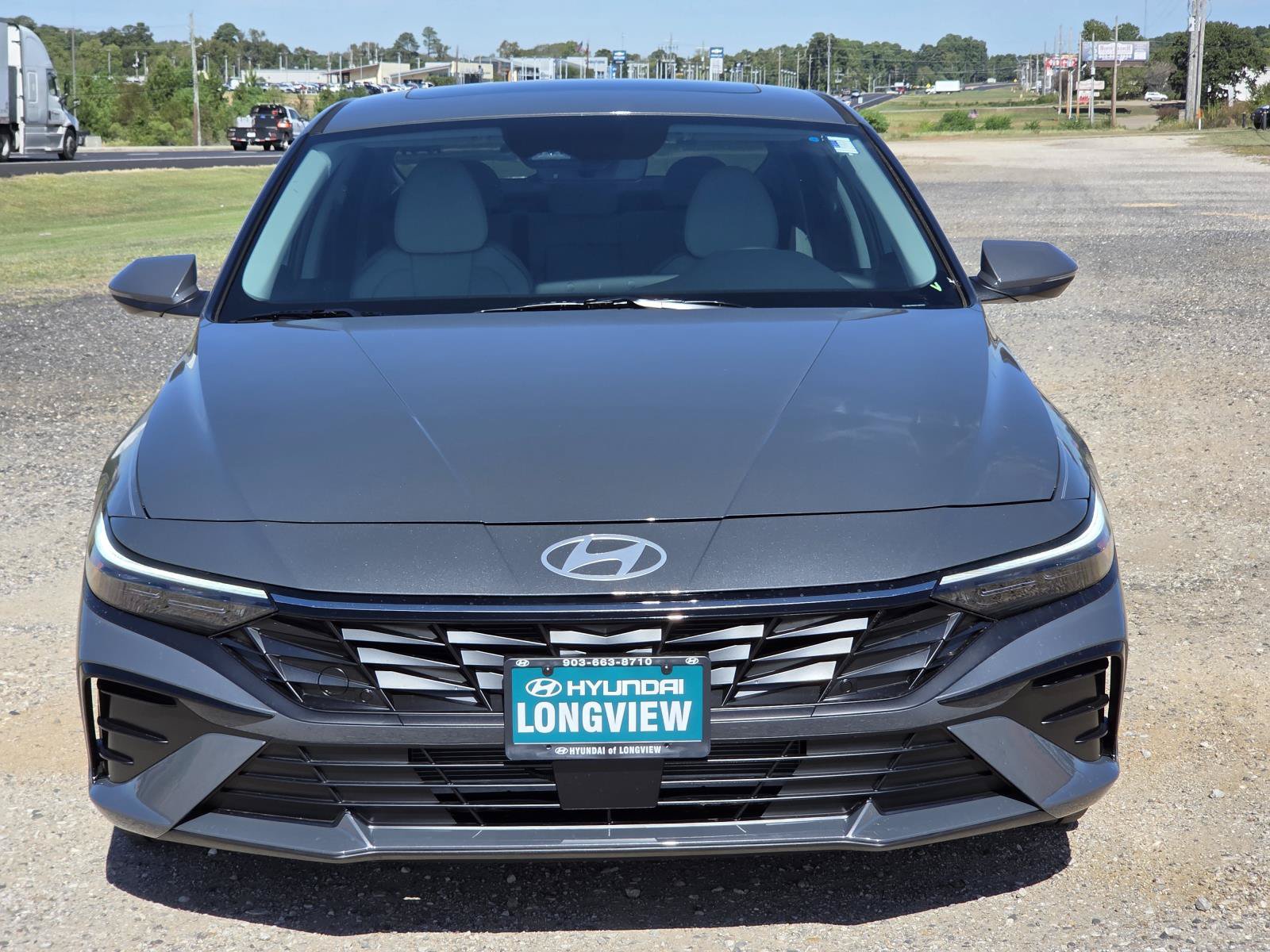 New 2026 Hyundai Elantra Limited FWD image 2