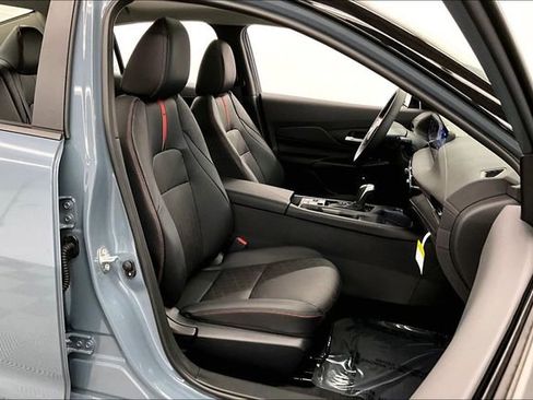 New 2026 Nissan Sentra SR w/ SR Premium Package FWD image 37