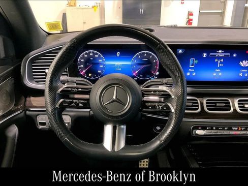 Used 2024 Mercedes-Benz GLS 450 4MATIC image 9