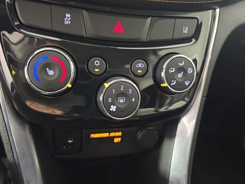 Used 2018 Chevrolet Trax Premier w/ Midnight Edition FWD image 19