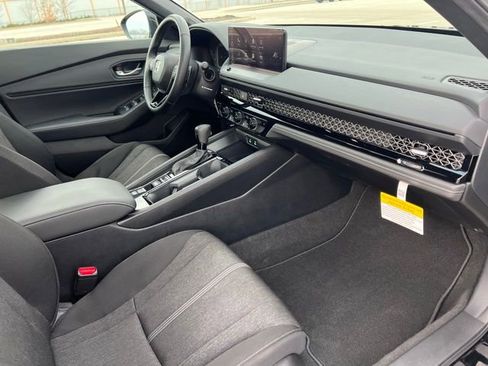 Used 2025 Honda Accord Sport image 31
