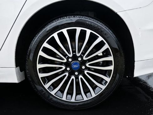 Used 2018 Ford Fusion SE w/ Fusion SE Technology Package image 6