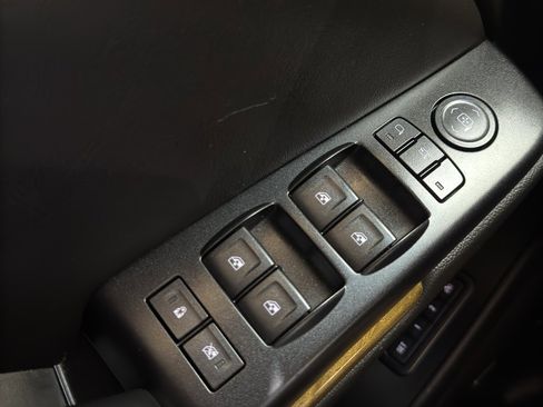 Used 2017 GMC Yukon XL Denali w/ Open Road Package image 39