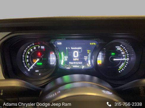 Used 2025 Jeep Wrangler Unlimited Sahara AWD/4WD image 15