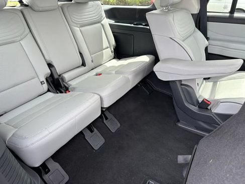 Used 2025 Ford Expedition Platinum w/ Platinum Ultimate Package AWD/4WD image 10