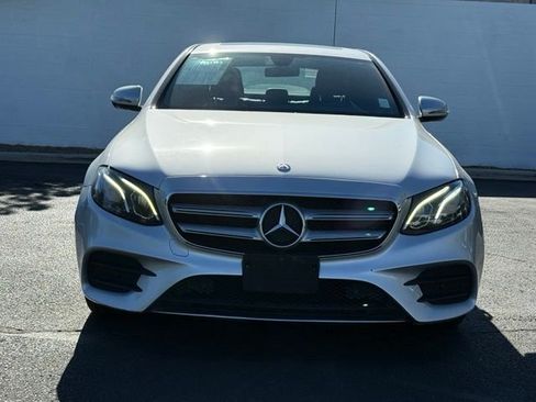 Used 2017 Mercedes-Benz E 300 4MATIC image 3