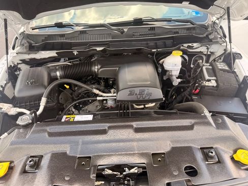 Used 2024 RAM 1500 Warlock AWD/4WD image 40