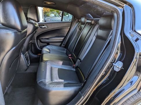 Used 2018 Dodge Charger R/T image 17