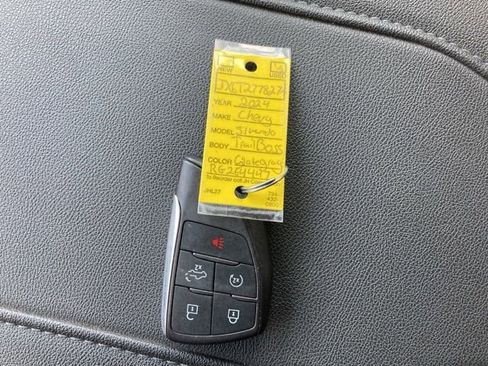 Used 2024 Chevrolet Silverado 1500 LT Trail Boss w/ Convenience Package II AWD/4WD image 9