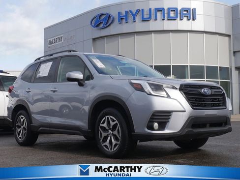 Used 2022 Subaru Forester Premium AWD/4WD image 1