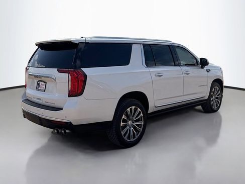 Used 2021 GMC Yukon XL Denali w/ Denali Premium Package image 7