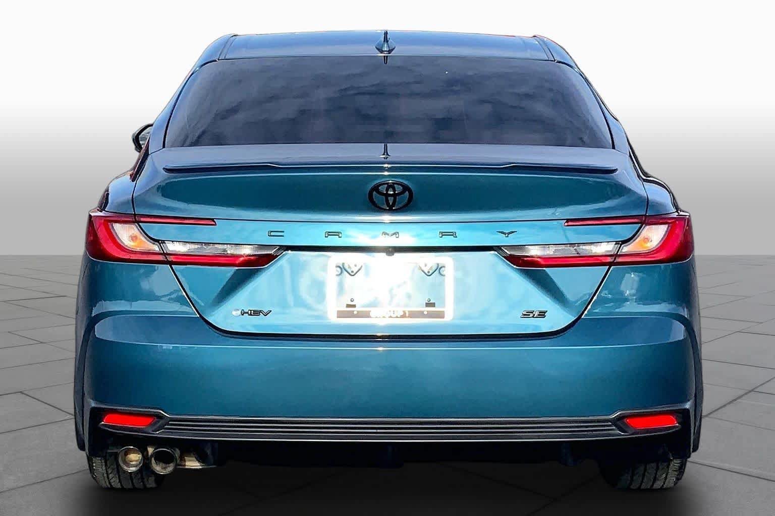 Used 2026 Toyota Camry SE w/ Convenience Package FWD image 5