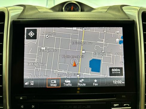 Used 2017 Porsche Cayenne Platinum Edition w/ Premium Package (PJV) image 38