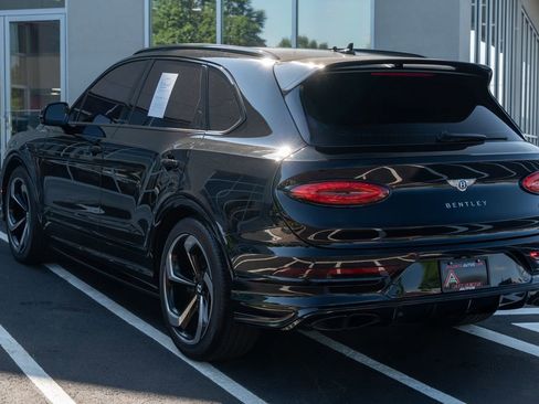 Used 2022 Bentley Bentayga AWD/4WD image 17