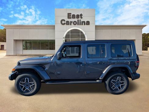 New 2026 Jeep Wrangler Unlimited Sahara AWD/4WD image 6