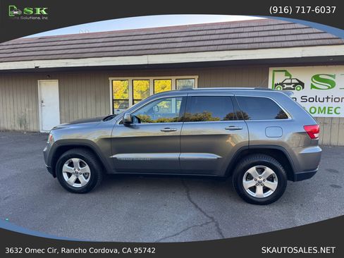 Used 2012 Jeep Grand Cherokee Laredo AWD/4WD image 11