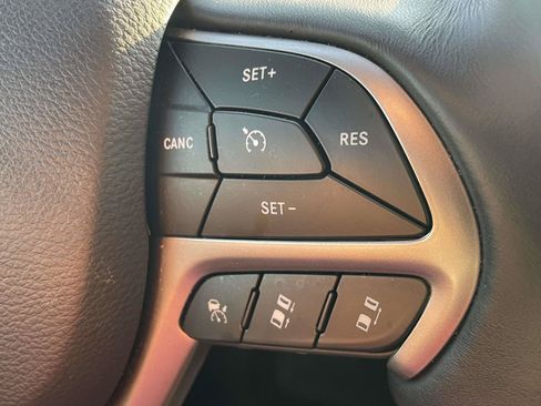 Used 2019 Jeep Grand Cherokee High Altitude AWD/4WD image 24