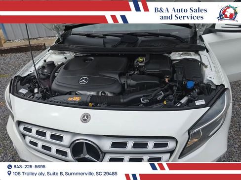 Used 2019 Mercedes-Benz GLA 250 GLA 250 Sport Utility 4D image 6