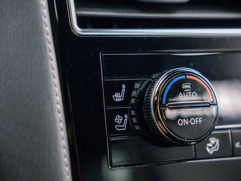 Used 2024 INFINITI QX80 Sensory image 31