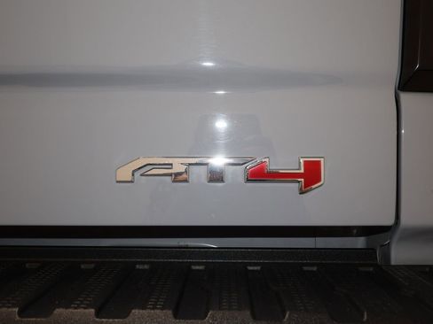 Used 2024 GMC Sierra 1500 AT4 w/ Technology Package AWD/4WD image 38