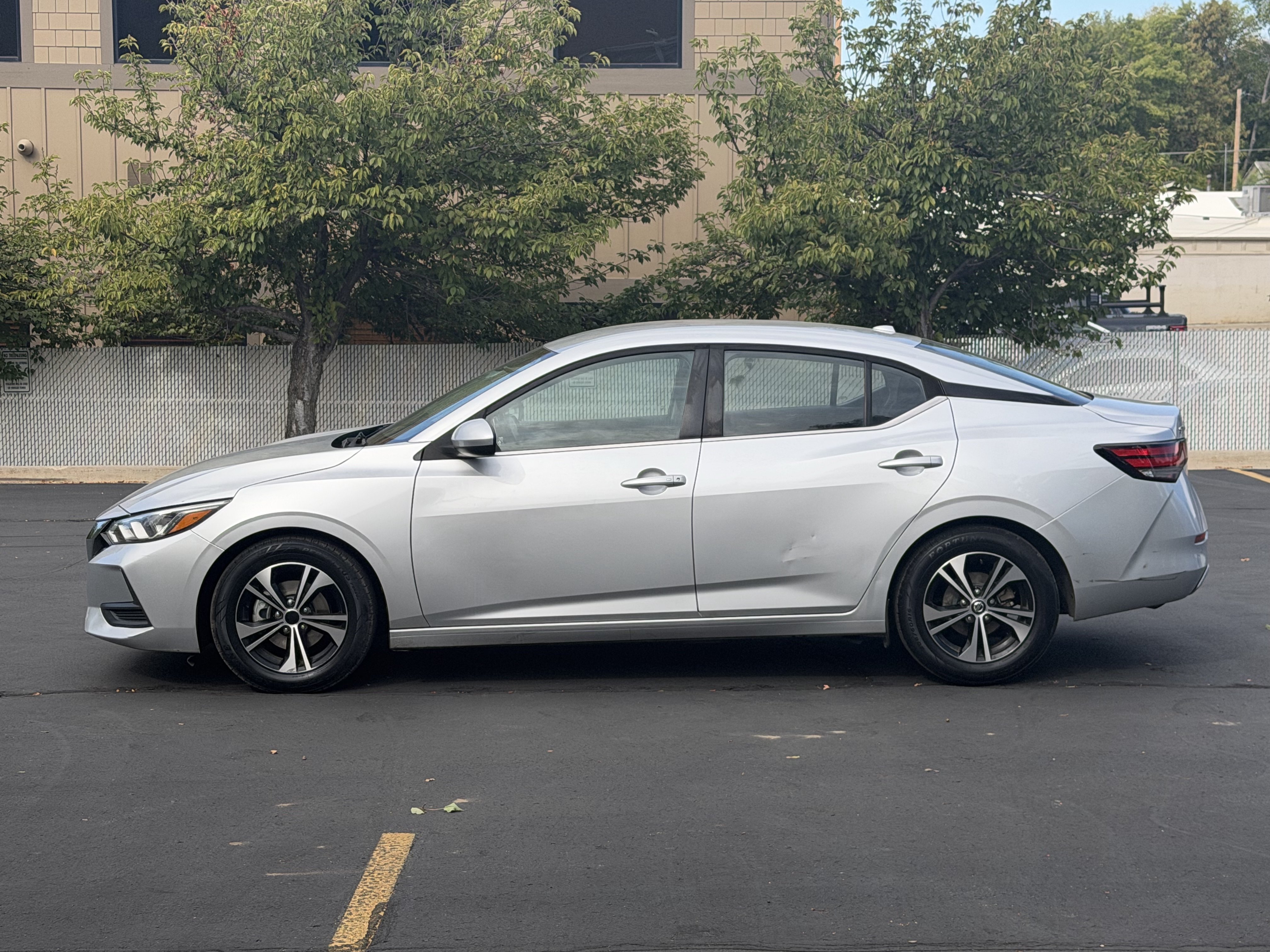 Used 2021 Nissan Sentra SV FWD image 3