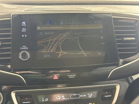 Used 2022 Honda Pilot Touring image 5