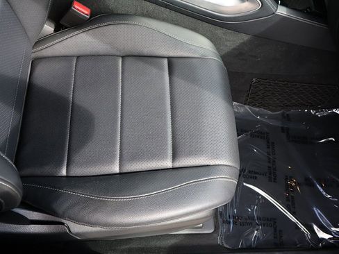 Used 2020 Mercedes-Benz GLE 350 4MATIC w/ Premium Package image 31