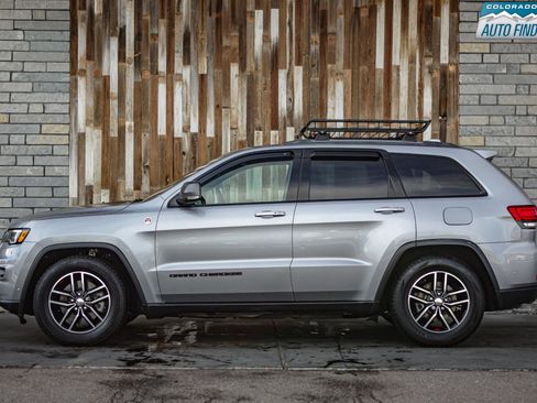Used 2018 Jeep Grand Cherokee Trailhawk w/ Trailhawk Luxury Group AWD/4WD image 3