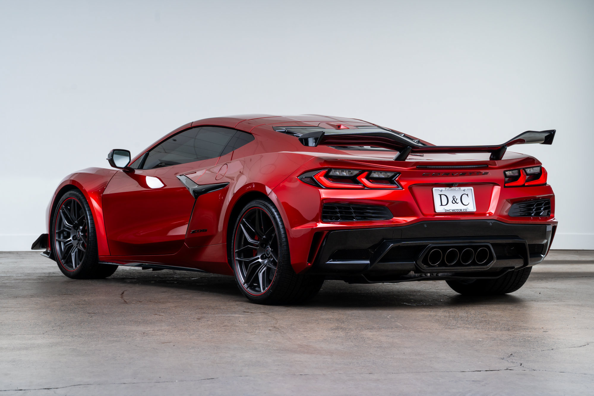 Used 2024 Chevrolet Corvette Z06 w/ Z07 Performance Package RWD image 5