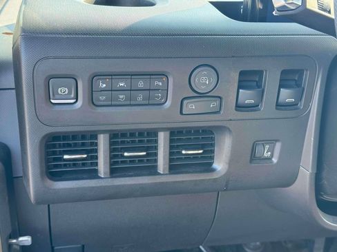 Used 2024 Chevrolet Brightdrop 600 w/ Commercial Equipment Package AWD/4WD image 16