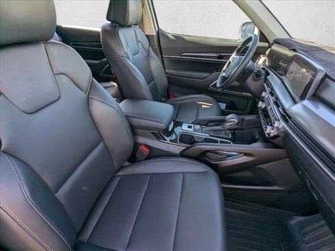 Used 2025 Kia Telluride LX image 23