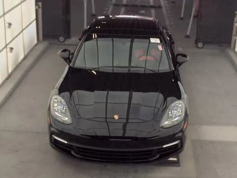 Used 2020 Porsche Panamera AWD/4WD image 18