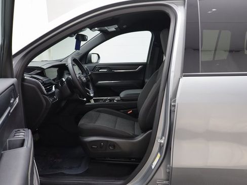 Used 2025 GMC Acadia Elevation image 6