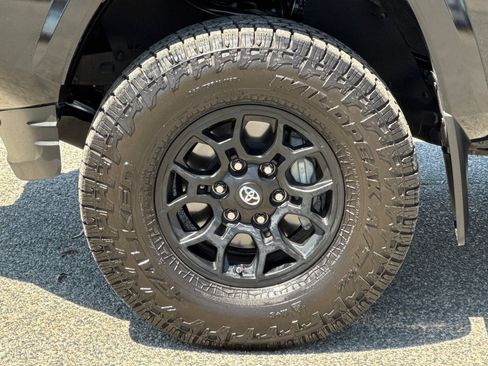Used 2019 Toyota Tacoma SR5 RWD image 23
