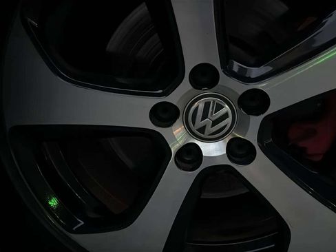 Used 2011 Volkswagen Golf 4-Door image 39