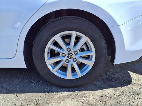 Used 2025 Toyota Camry LE image 11